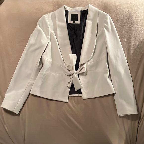 Limited cream blazer size Medium - Picture 1 of 2